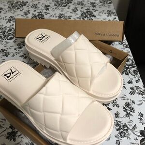 Dirty Laundry Women's Quilted Slide Sandals -
